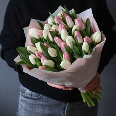 Букет Біло-Рожевих тюльпанів
